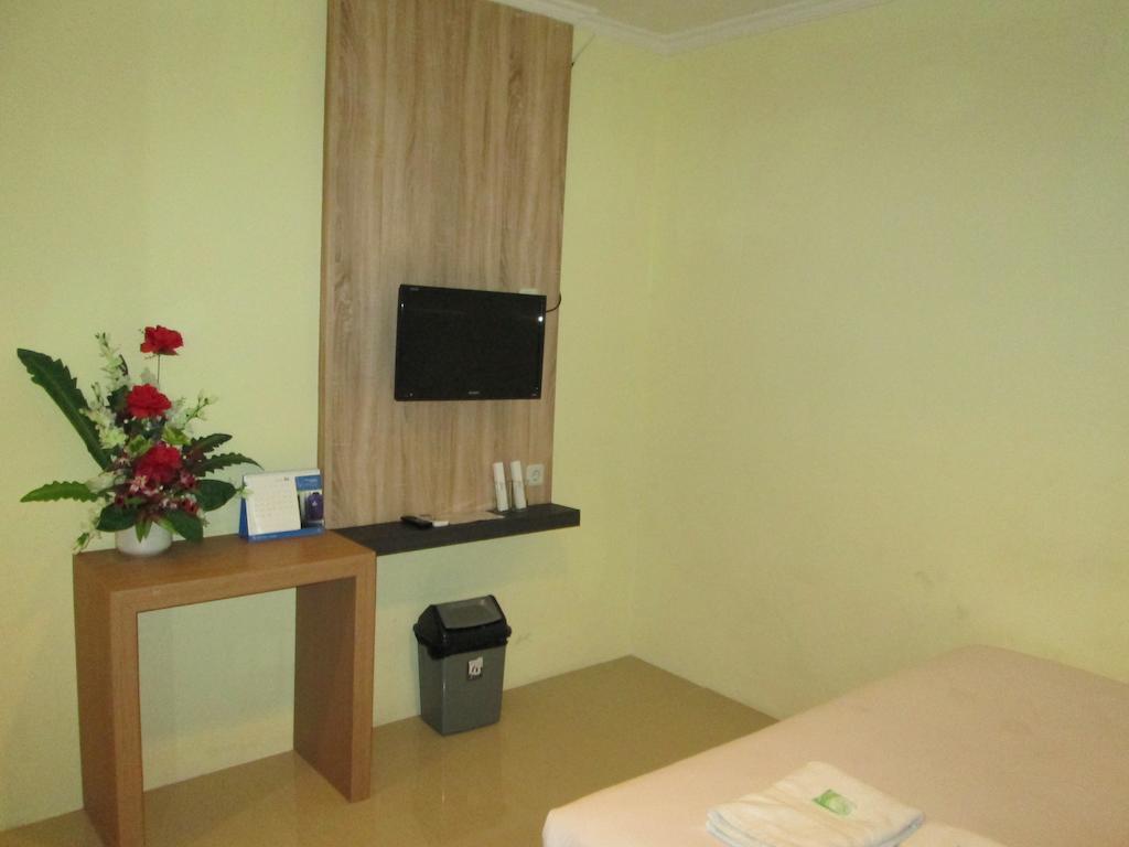 Green Leaf Inn Понтіанак Номер фото