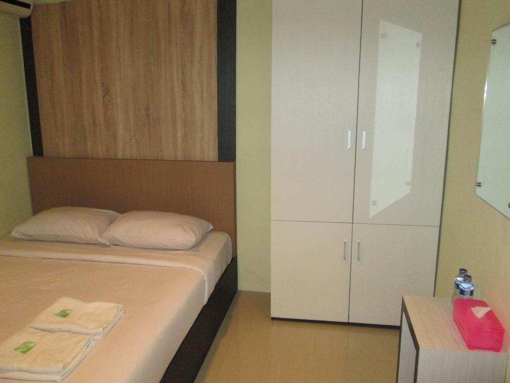Green Leaf Inn Понтіанак Номер фото